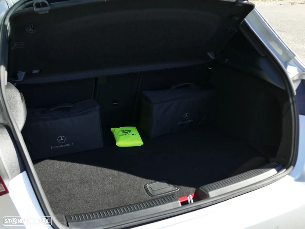 Mercedes-Benz A 250 e Style Plus - 13