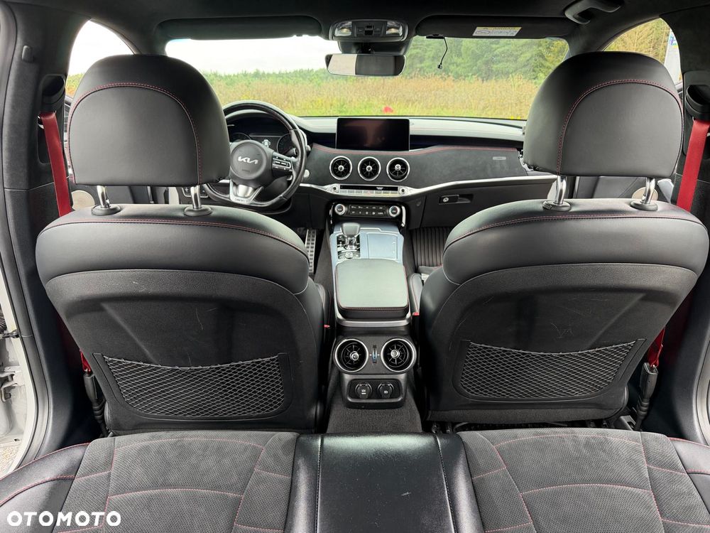 Kia Stinger 3.3 T-GDI V6 GT AWD - 14