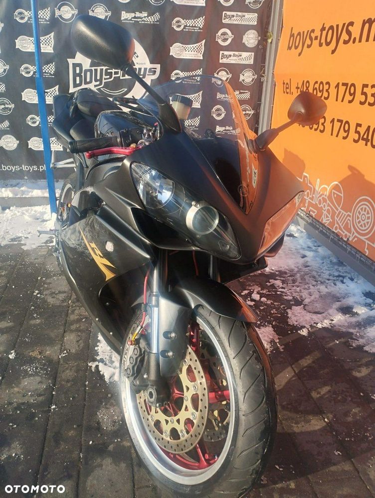 Yamaha R1 - 5