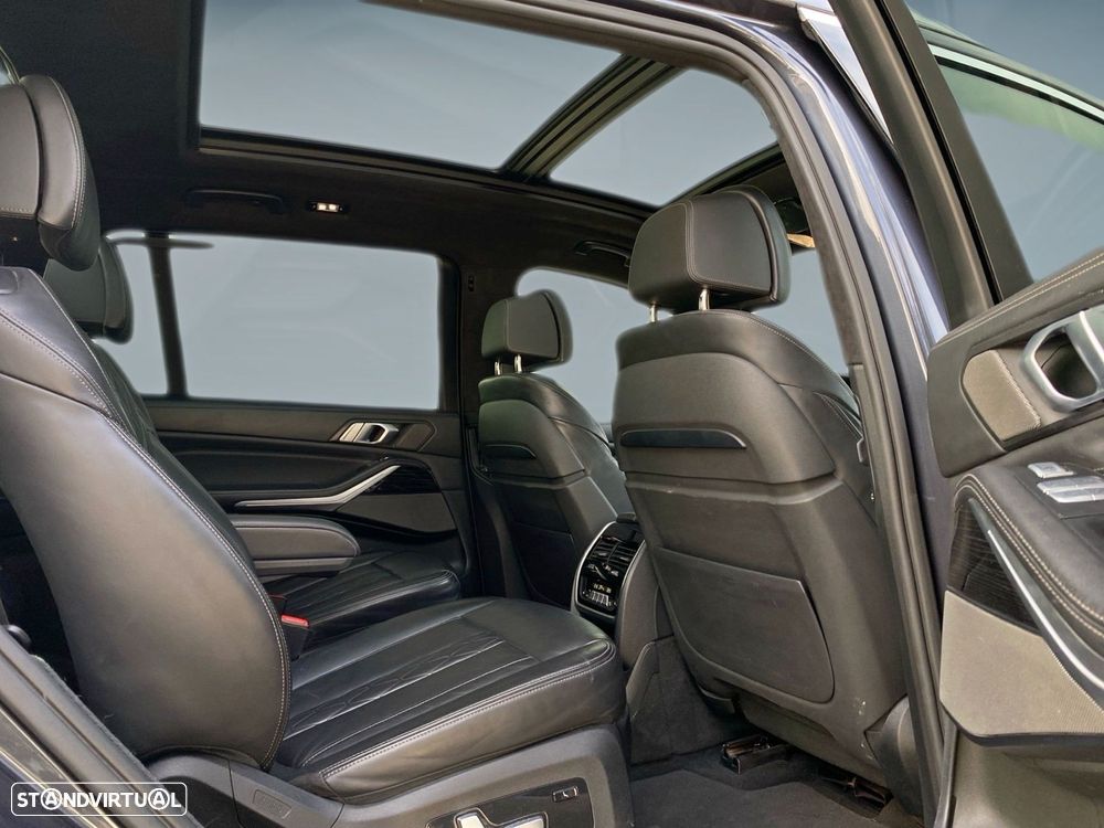 BMW X7 M50d - 26
