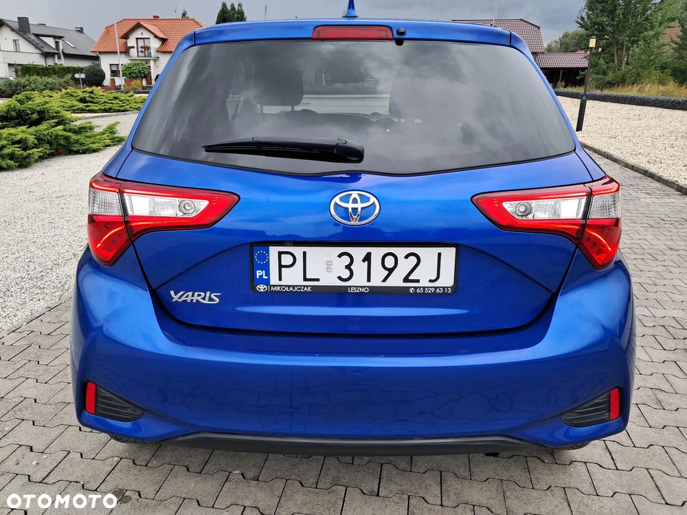 Toyota Yaris 1.0 Premium - 4