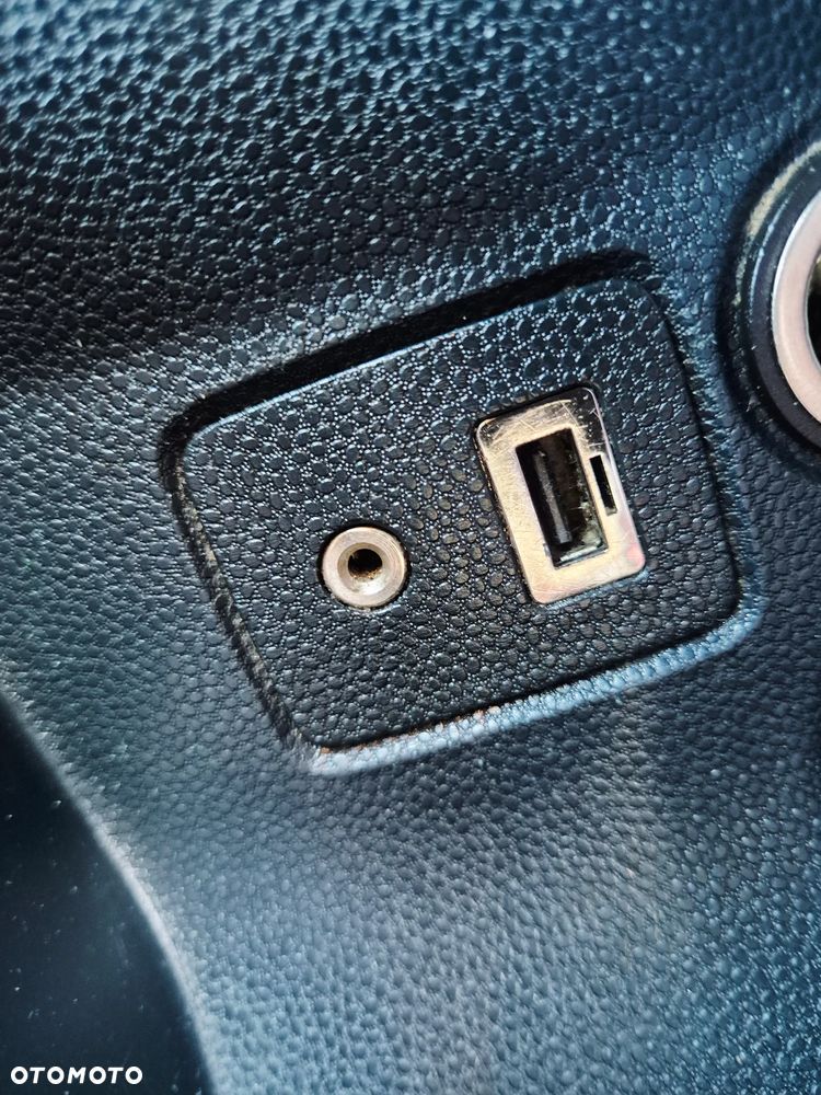 Ford Fiesta 1.4 Champions Edition - 26