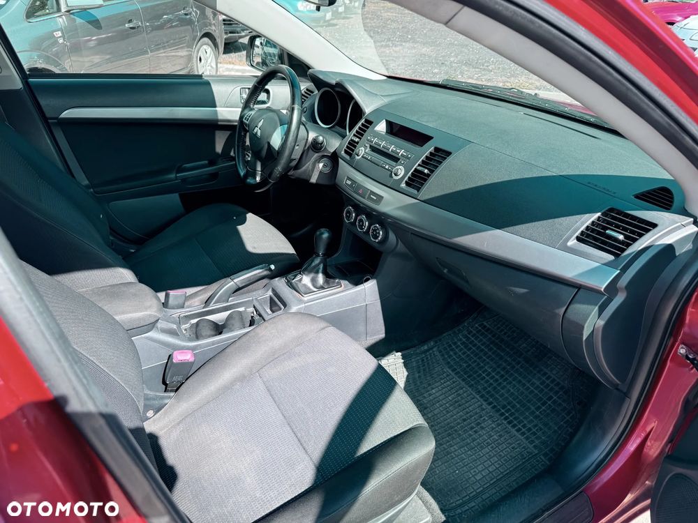 Mitsubishi Lancer 1.5 - 23