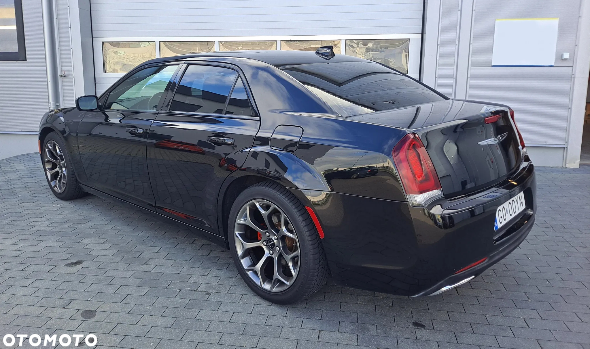 Chrysler 300s - 17