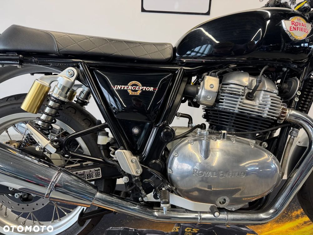 Royal Enfield Interceptor - 14