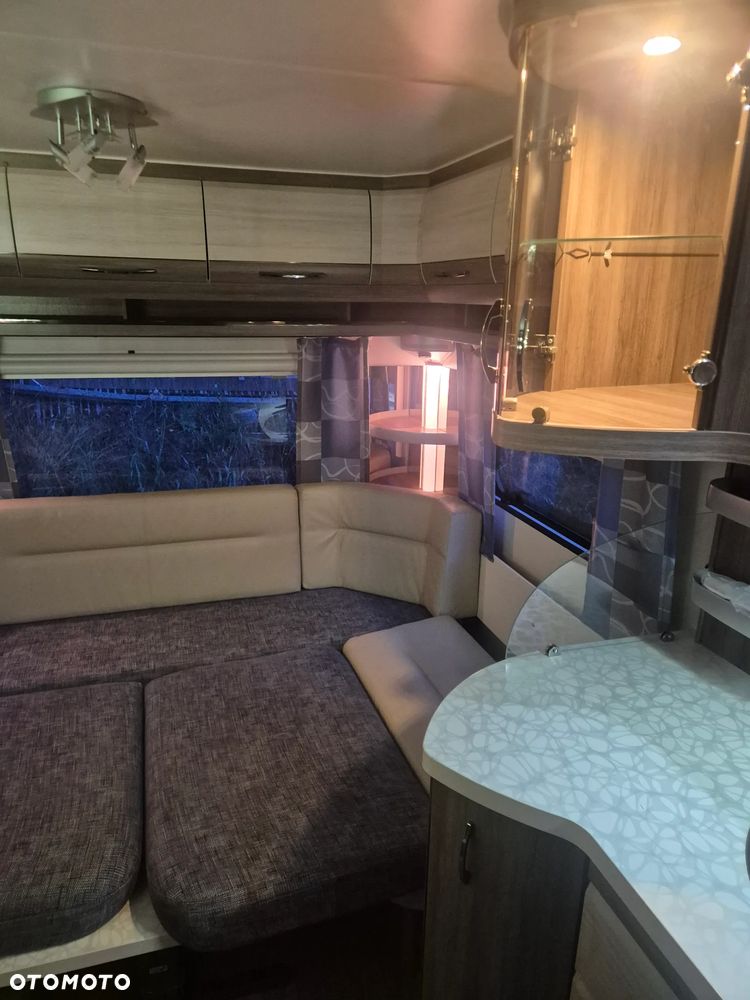 Hobby De Luxe  560 - 22