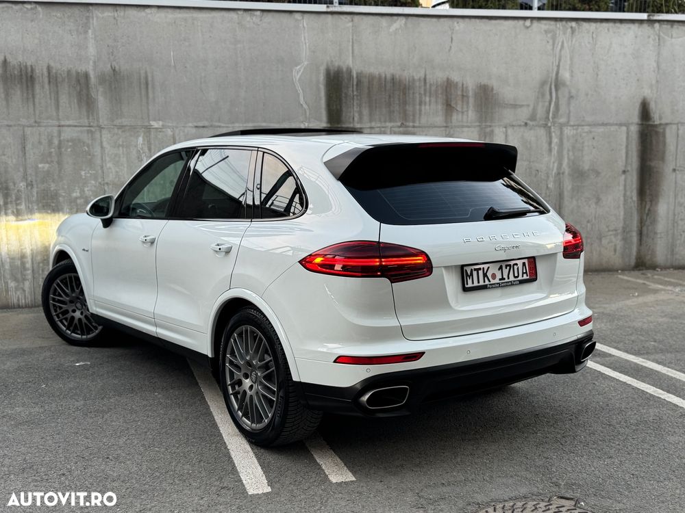Porsche Cayenne Diesel Platinum Edition - 3
