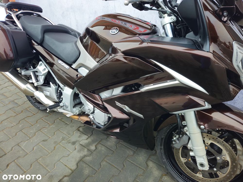 Yamaha FJR - 13