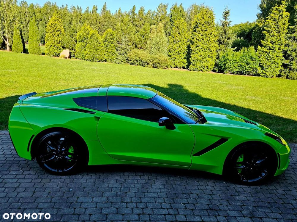 Chevrolet Corvette - 16