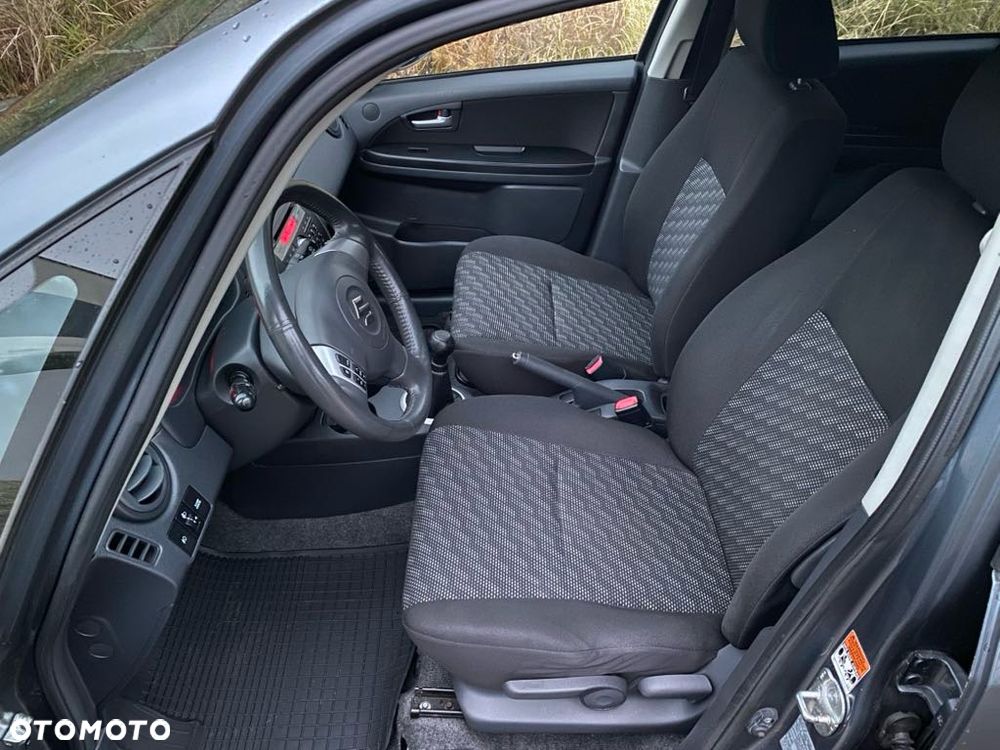 Suzuki SX4 1.6 GS / Premium - 10