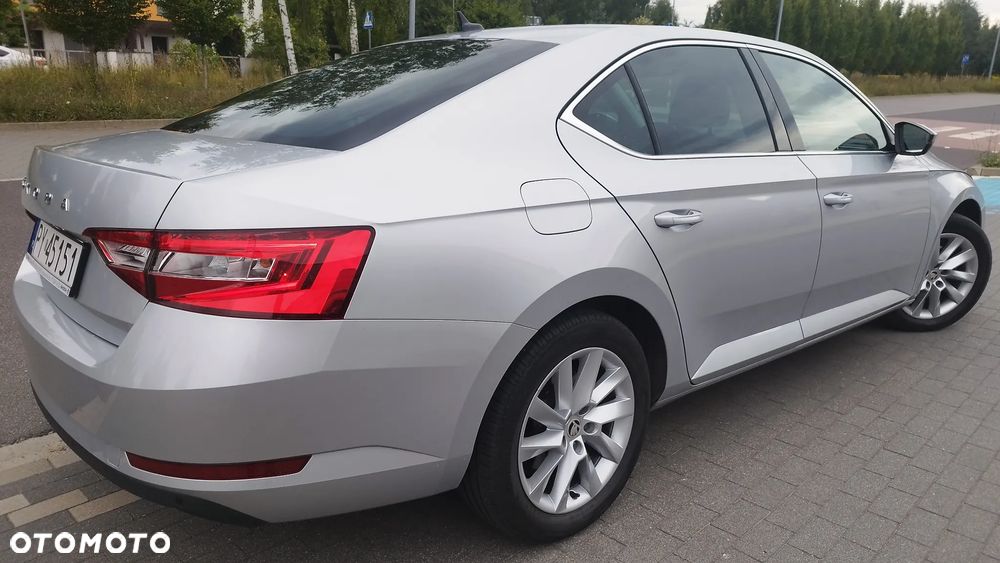 Skoda Superb 2.0 TDI SCR Ambition DSG - 5