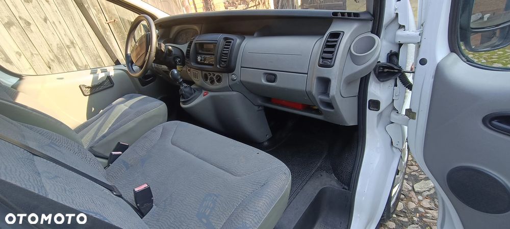 Renault Trafic - 15