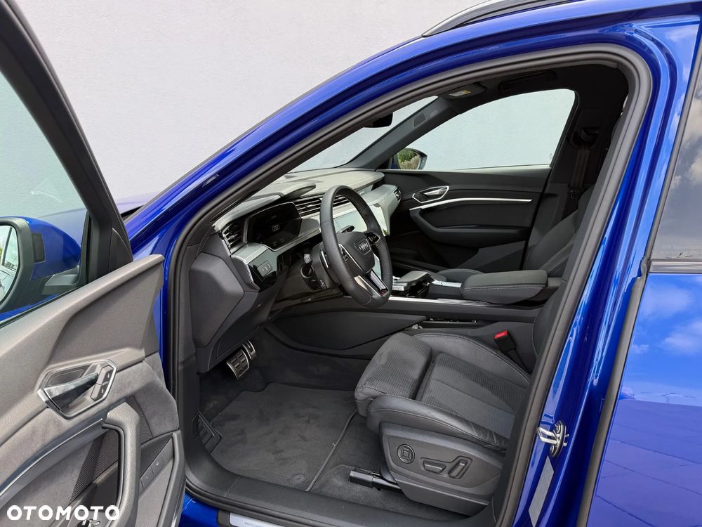 Audi Q8 - 9