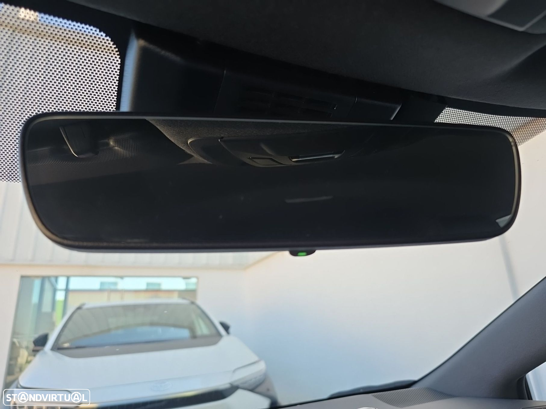 Toyota Corolla 1.8 Hybrid Comfort Plus - 25