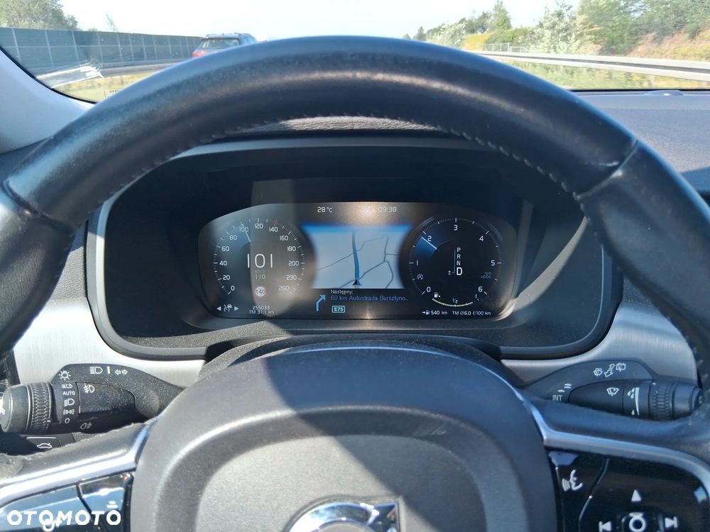 Volvo V90 D3 Geartronic Momentum Pro - 23