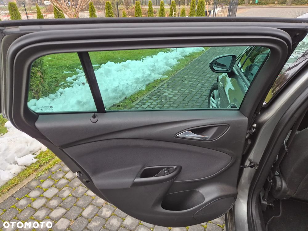 Opel Astra 1.6 D (CDTI) Start/Stop Innovation - 32