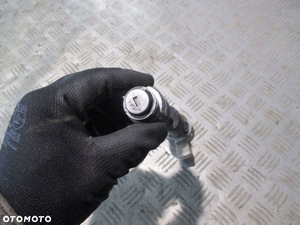 Ford C-MAX II MK2 ZAMEK MASKI - 2