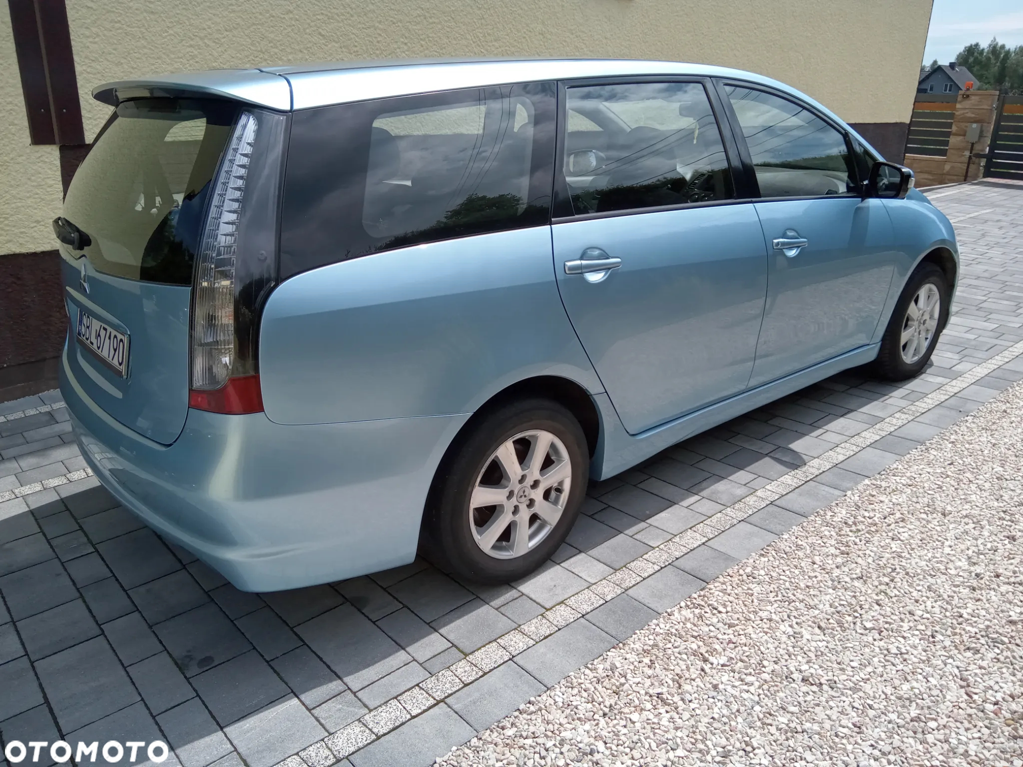 Mitsubishi Grandis - 9