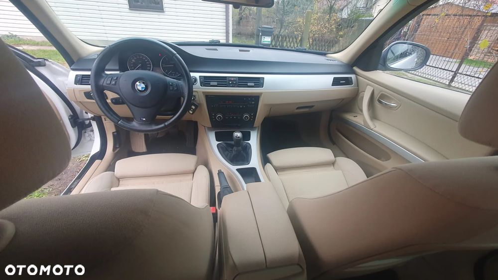 BMW Seria 3 320d DPF Touring Blue Performance Edition Fleet Sport - 5