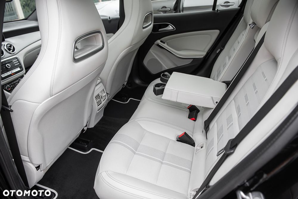 Mercedes-Benz GLA 200 7G-DCT Edition 1 - 29