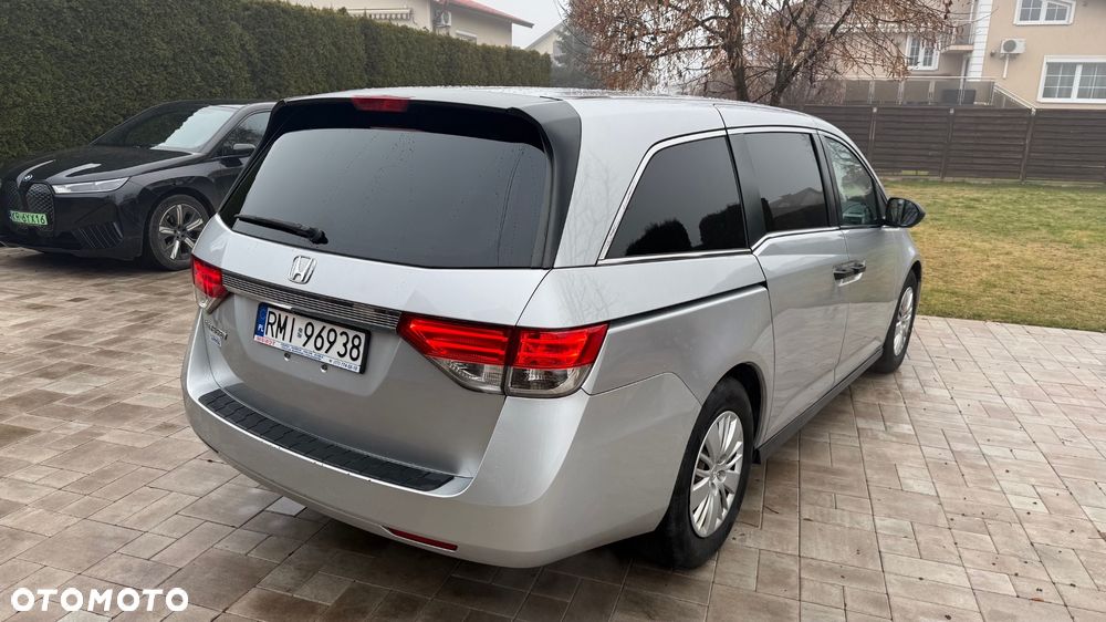 Honda Odyssey 3.5 LX - 12