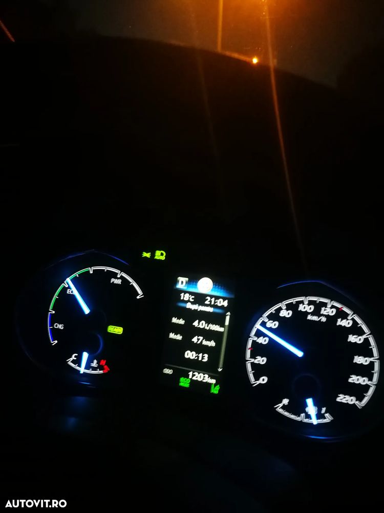 Toyota Yaris 1.5 VVT-i HSD Sol - 8