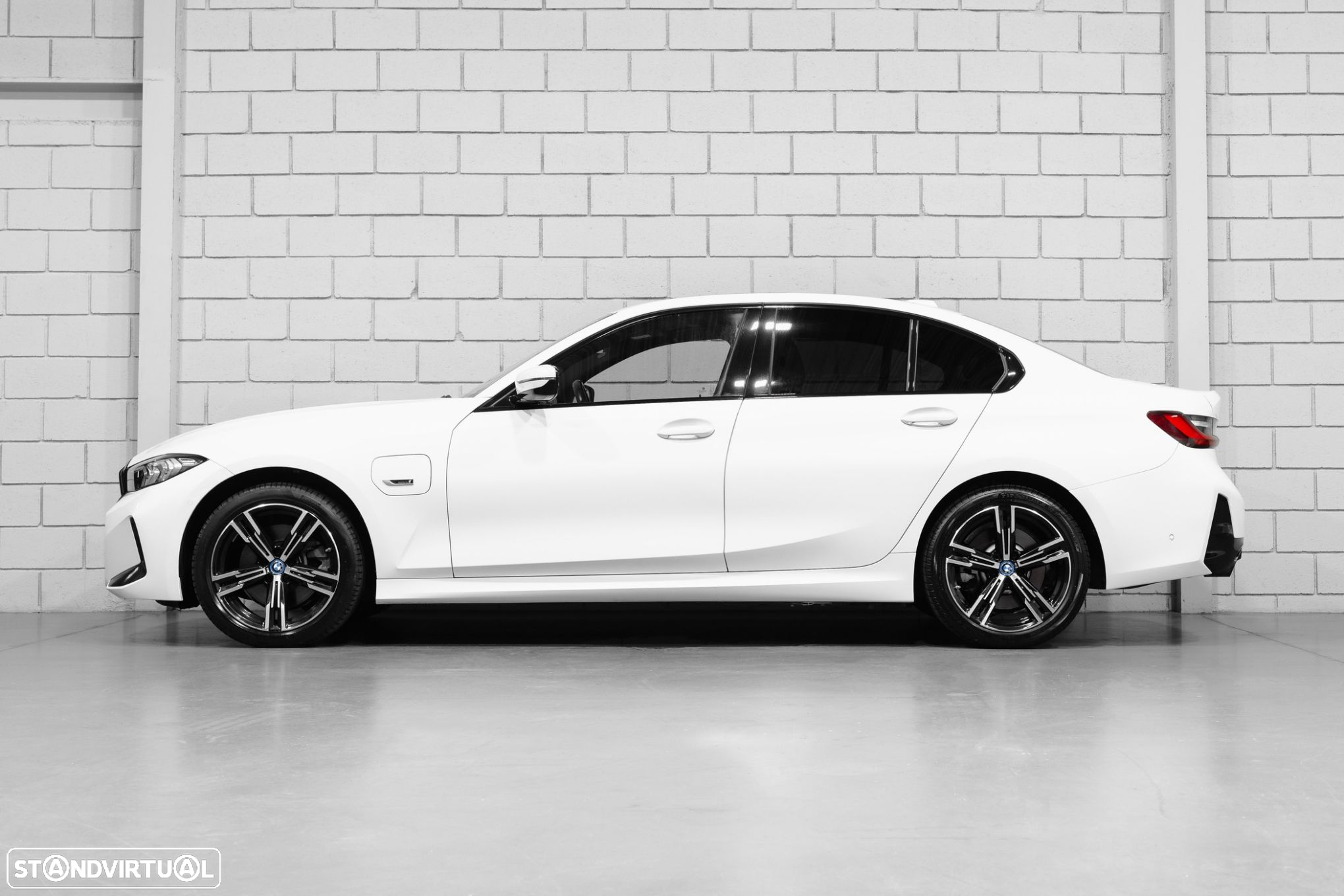 BMW 330 e Pack Desportivo M Auto - 3