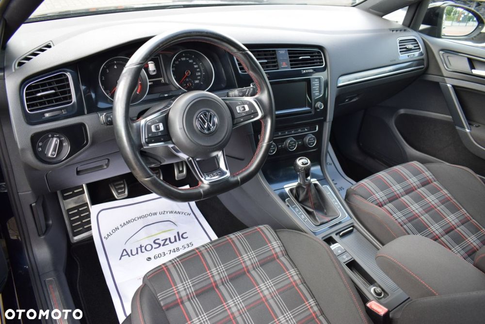 Volkswagen Golf - 19