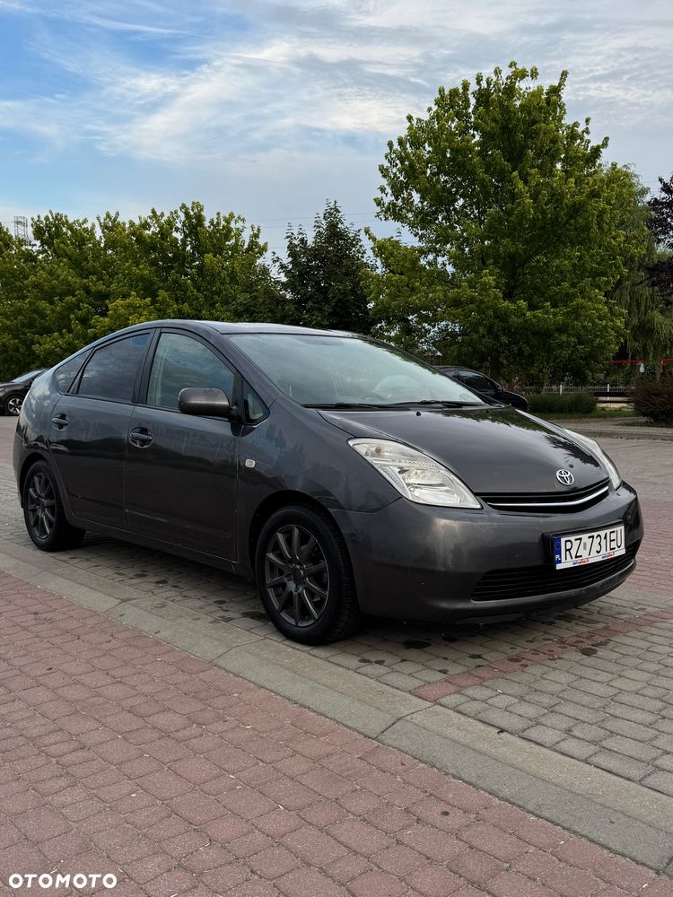 Toyota Prius - 1
