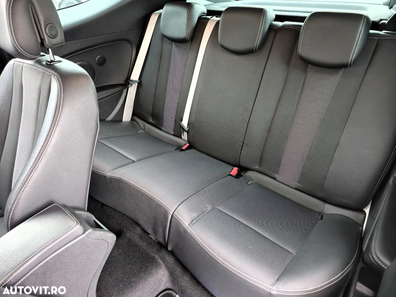 Renault Megane Coupe dCi 110 FAP EDC Bose Edition - 12