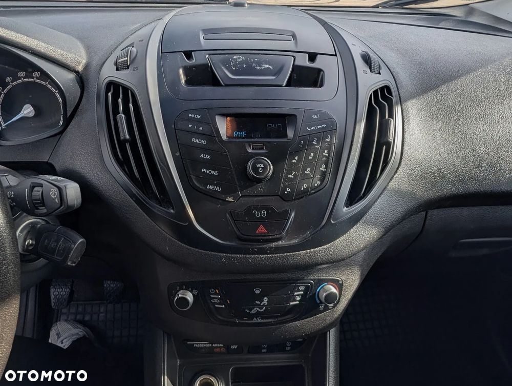 Ford Tourneo Courier - 11