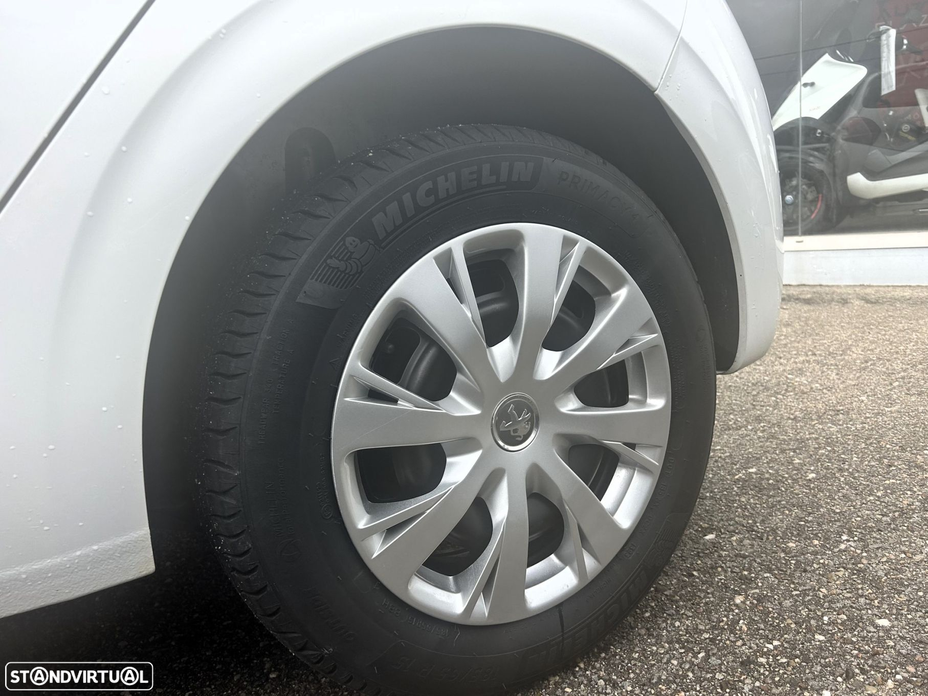 Peugeot 208 1.5 BLUEHDI VAN GPS - 9