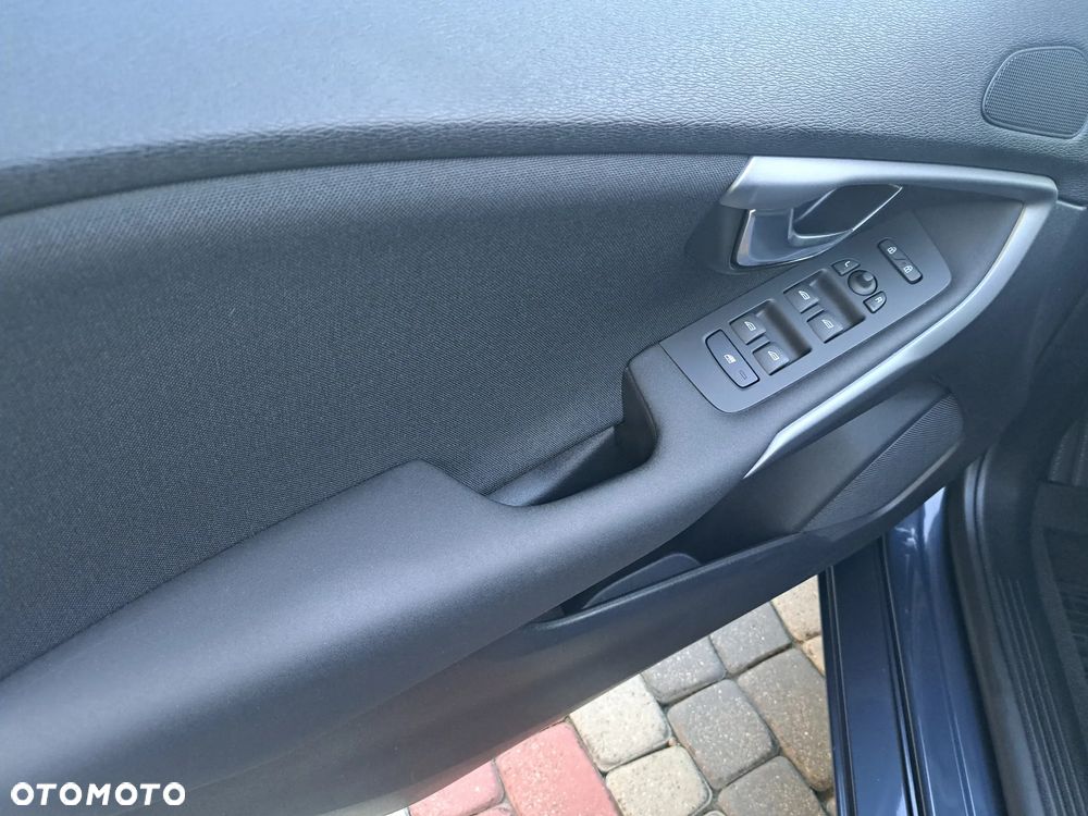 Volvo V40 D2 - 27