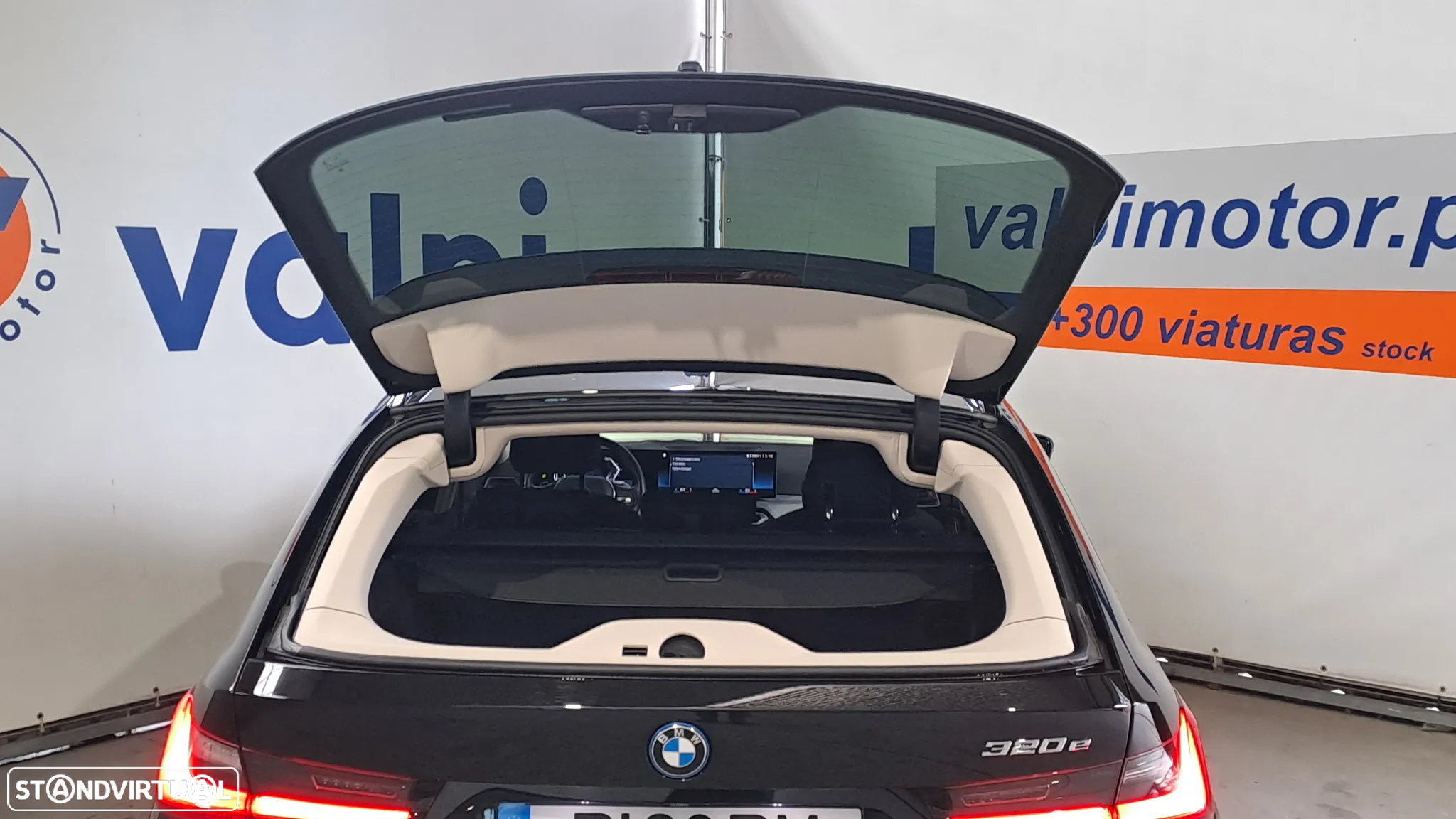 BMW 320 e Touring Auto - 11
