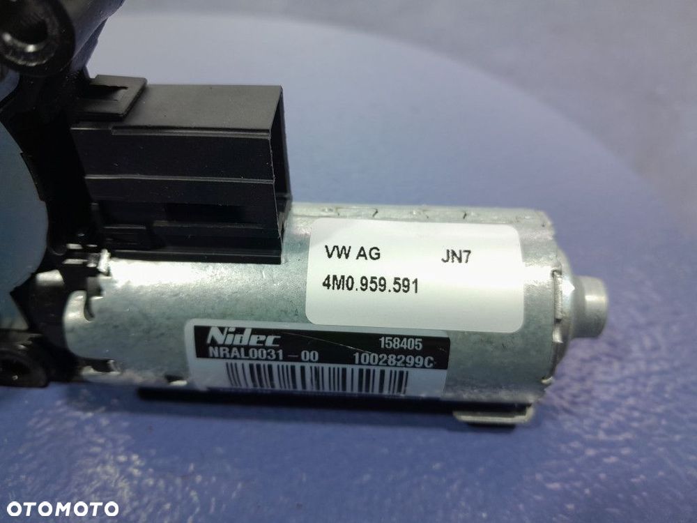 AUDI Q7 II 4M SILNICZEK SZYBERDACHU 4M0959591 - 2