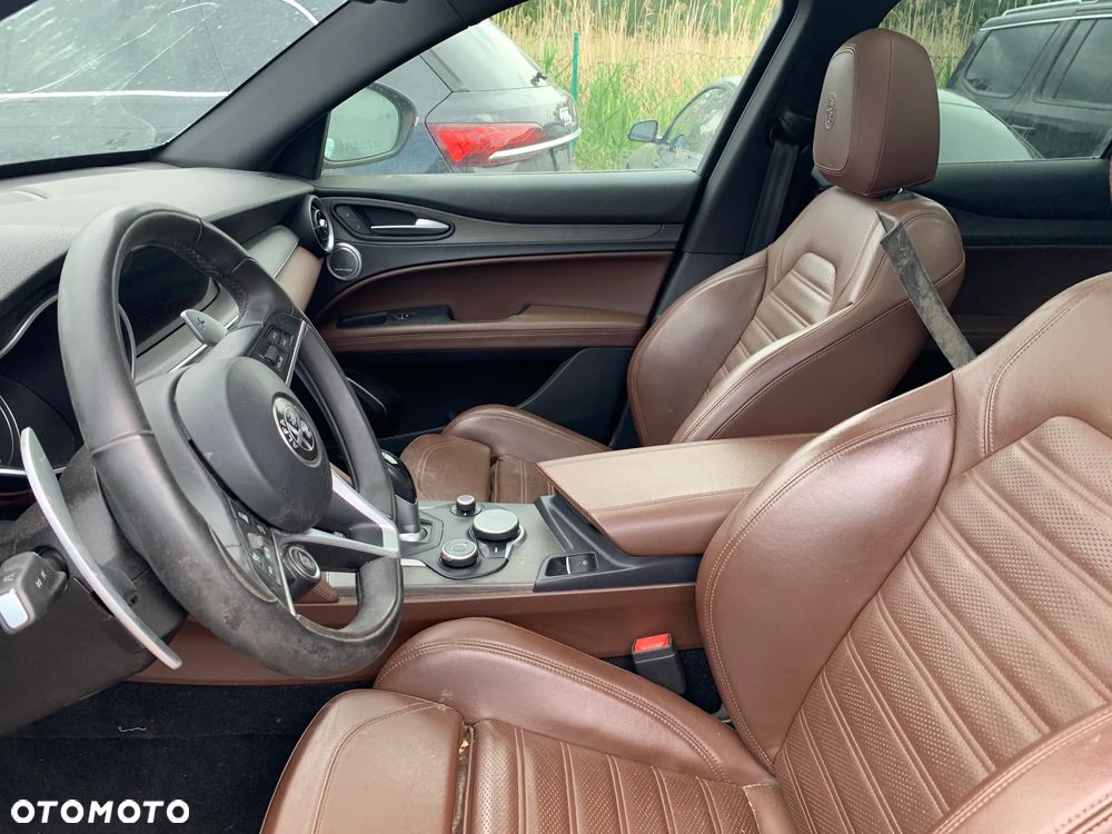 Alfa Romeo Stelvio 2.0 Turbo 16V AT8-Q4 Executive - 12