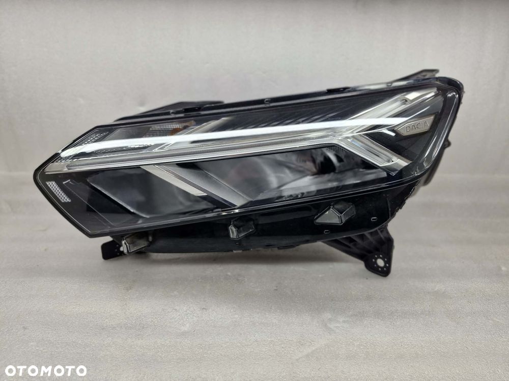 DACIA SANDERO III FULL LED LAMPA LEWA PRZÓD 260607161R - 1
