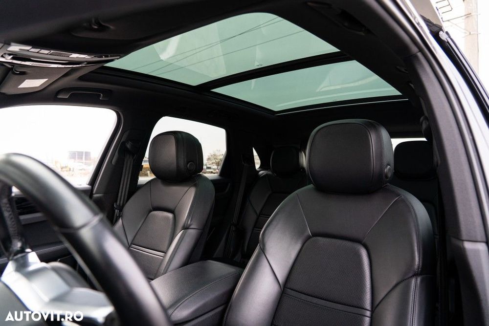 Porsche Cayenne - 12
