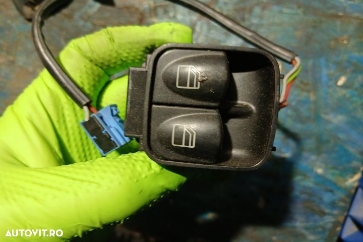 Butoane geam sofer A2038200810 A2038200810 Mercedes-Benz C-Class W203 - 1