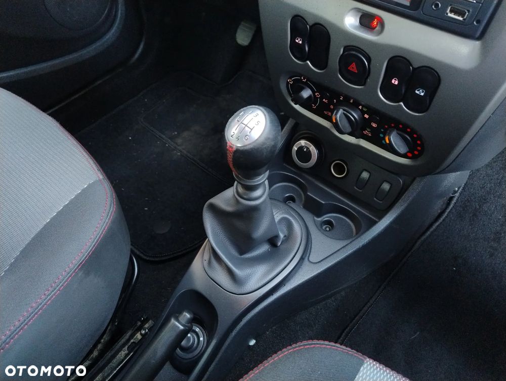 Dacia Duster 1.6 16V 4x4 Delsey - 15