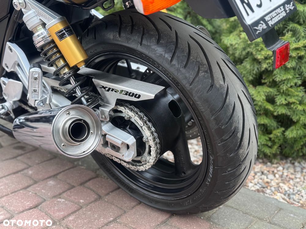 Yamaha XJR - 14