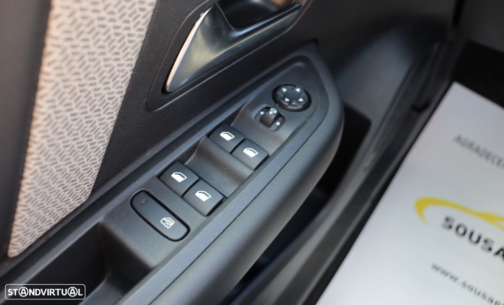 Citroën C4 1.2 PureTech Shine EAT8 - 31