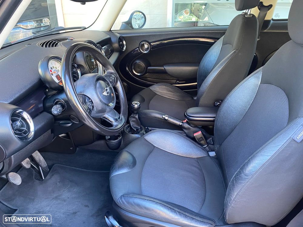 MINI 3 Portas Cooper D - 35