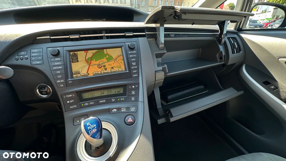 Toyota Prius - 33