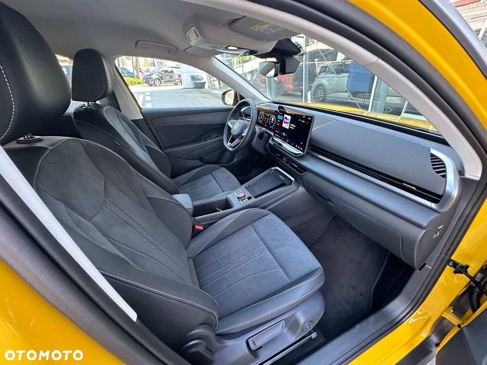 Volkswagen T-Roc - 14