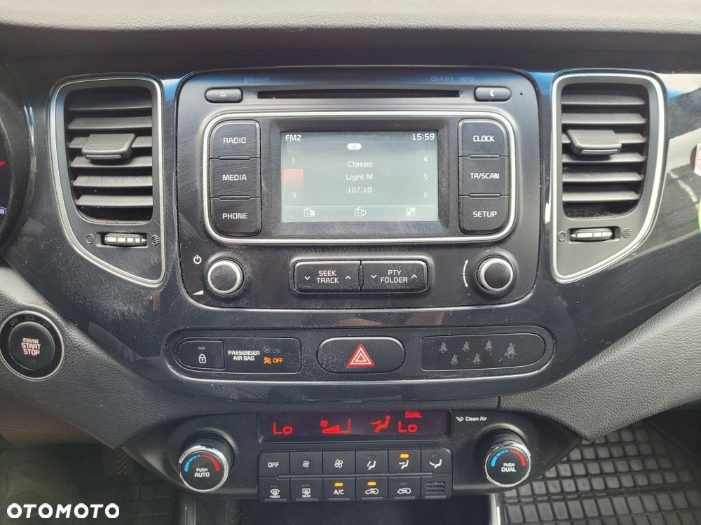 Kia Carens - 8