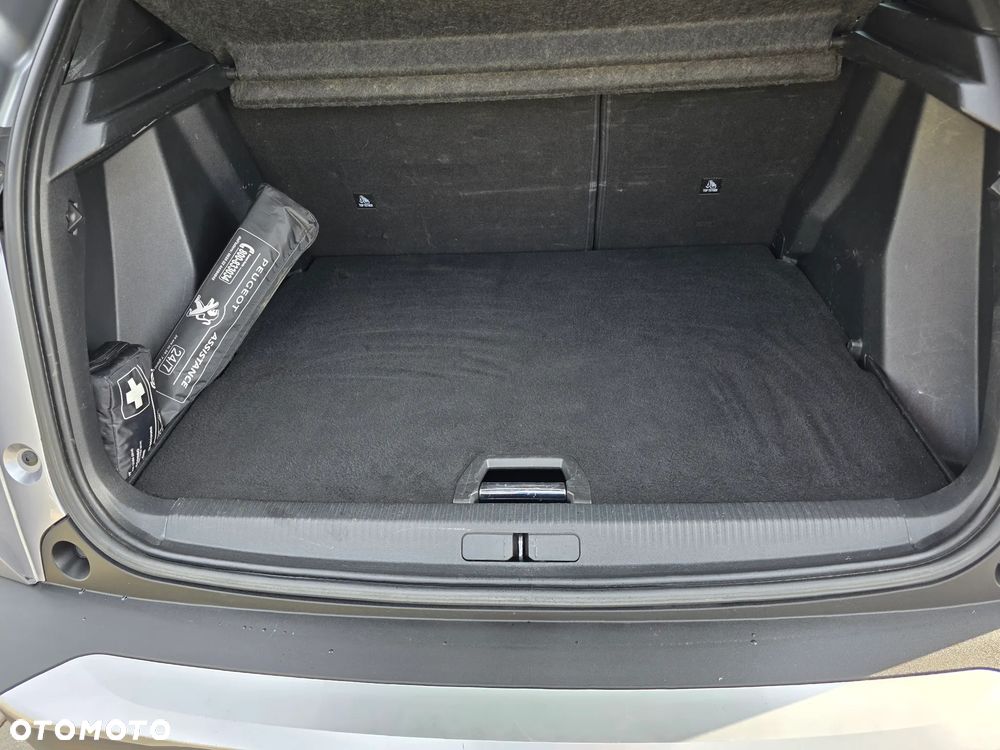 Peugeot 2008 1.5 BlueHDi GT Line S&S EAT8 - 32