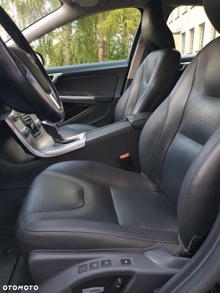 Volvo V60 D3 Geartronic Summum - 8