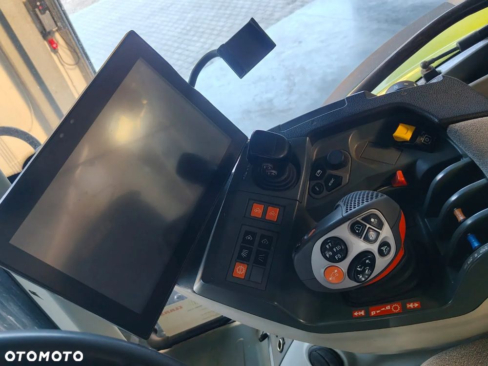 Claas ARION 650 - 13
