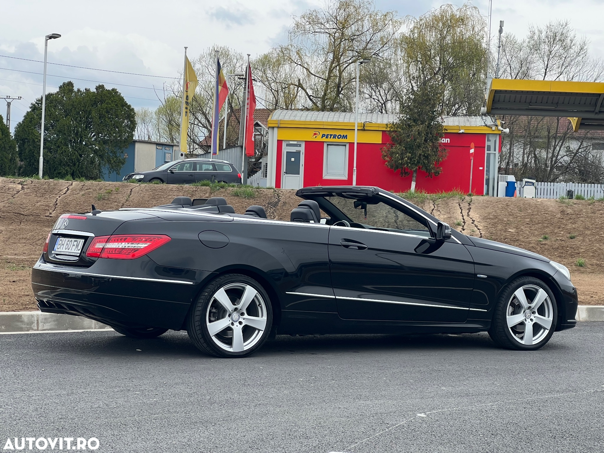 Mercedes-Benz E - 12